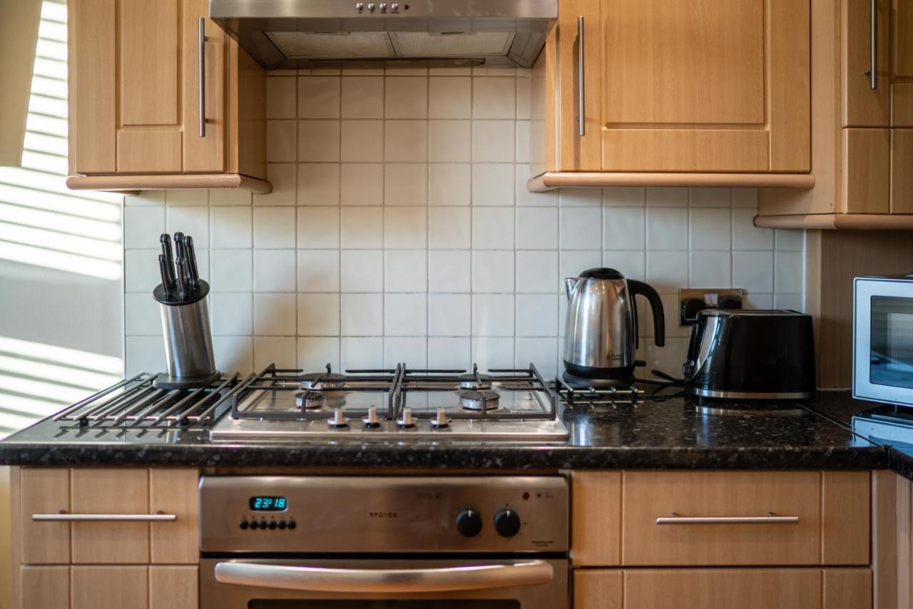 One Bedroom Flat In Bush Hill Park Enfield Exterior foto